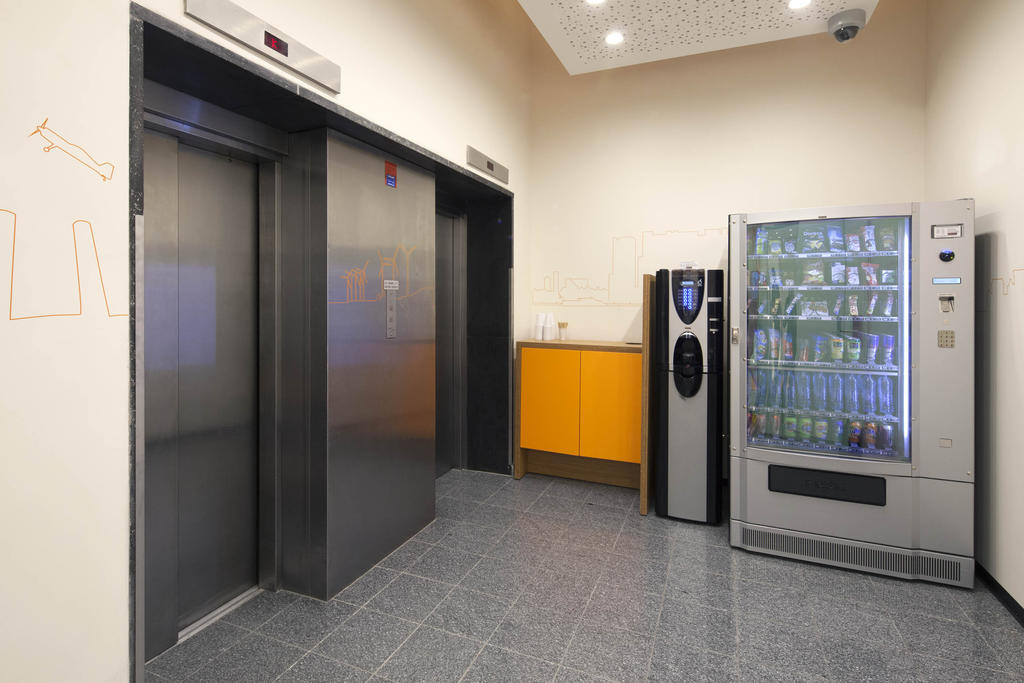 Easyhotel Rotterdam City Centre Εξωτερικό φωτογραφία
